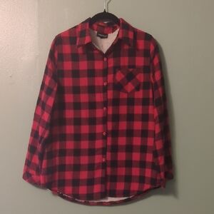 Korus Apparel Women's Red and Black Plaid Long Sleeved Shirt Large